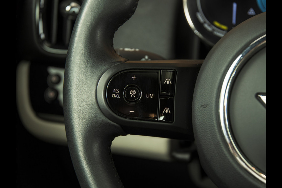 MINI Countryman 2.0 Cooper SE ALL4 Classic PANO-H/K-LEDER-HUD-18"
