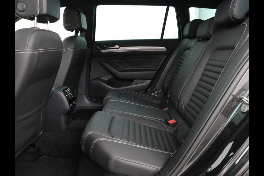 Volkswagen Passat 1.4 TSI PHEV GTE | Leder | Stoelverwarming | 360 camera | Matrix LED | Trekhaak | Carplay | Massage | Navigatie | Adaptive cruise | Achterbankverwarming