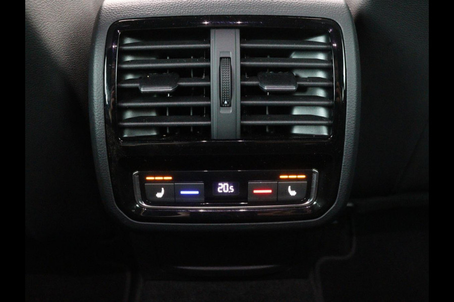 Volkswagen Passat 1.4 TSI PHEV GTE | Leder | Stoelverwarming | 360 camera | Matrix LED | Trekhaak | Carplay | Massage | Navigatie | Adaptive cruise | Achterbankverwarming