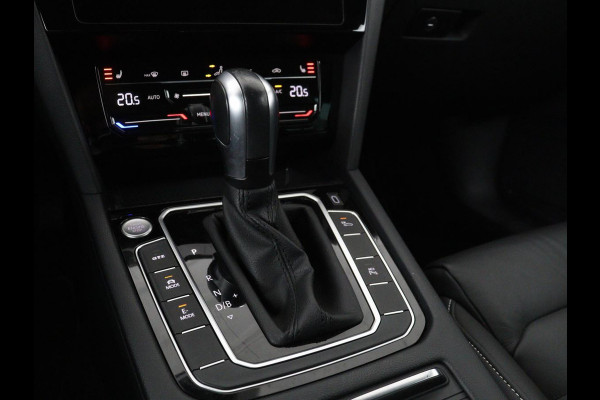 Volkswagen Passat 1.4 TSI PHEV GTE | Leder | Stoelverwarming | 360 camera | Matrix LED | Trekhaak | Carplay | Massage | Navigatie | Adaptive cruise | Achterbankverwarming