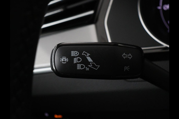 Volkswagen Passat 1.4 TSI PHEV GTE | Leder | Stoelverwarming | 360 camera | Matrix LED | Trekhaak | Carplay | Massage | Navigatie | Adaptive cruise | Achterbankverwarming