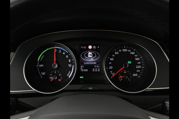 Volkswagen Passat 1.4 TSI PHEV GTE | Leder | Stoelverwarming | 360 camera | Matrix LED | Trekhaak | Carplay | Massage | Navigatie | Adaptive cruise | Achterbankverwarming