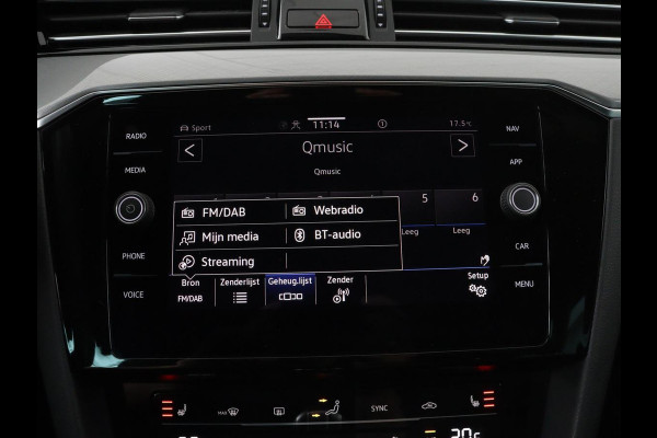 Volkswagen Passat 1.4 TSI PHEV GTE | Leder | Stoelverwarming | 360 camera | Matrix LED | Trekhaak | Carplay | Massage | Navigatie | Adaptive cruise | Achterbankverwarming