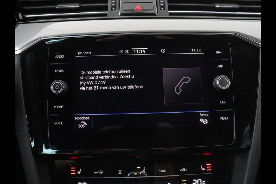 Volkswagen Passat 1.4 TSI PHEV GTE | Leder | Stoelverwarming | 360 camera | Matrix LED | Trekhaak | Carplay | Massage | Navigatie | Adaptive cruise | Achterbankverwarming