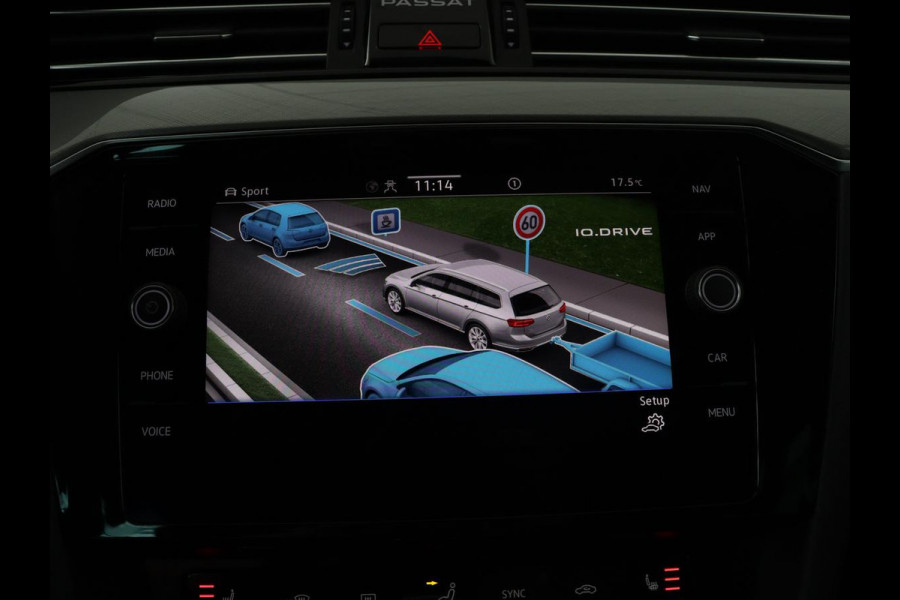 Volkswagen Passat 1.4 TSI PHEV GTE | Leder | Stoelverwarming | 360 camera | Matrix LED | Trekhaak | Carplay | Massage | Navigatie | Adaptive cruise | Achterbankverwarming