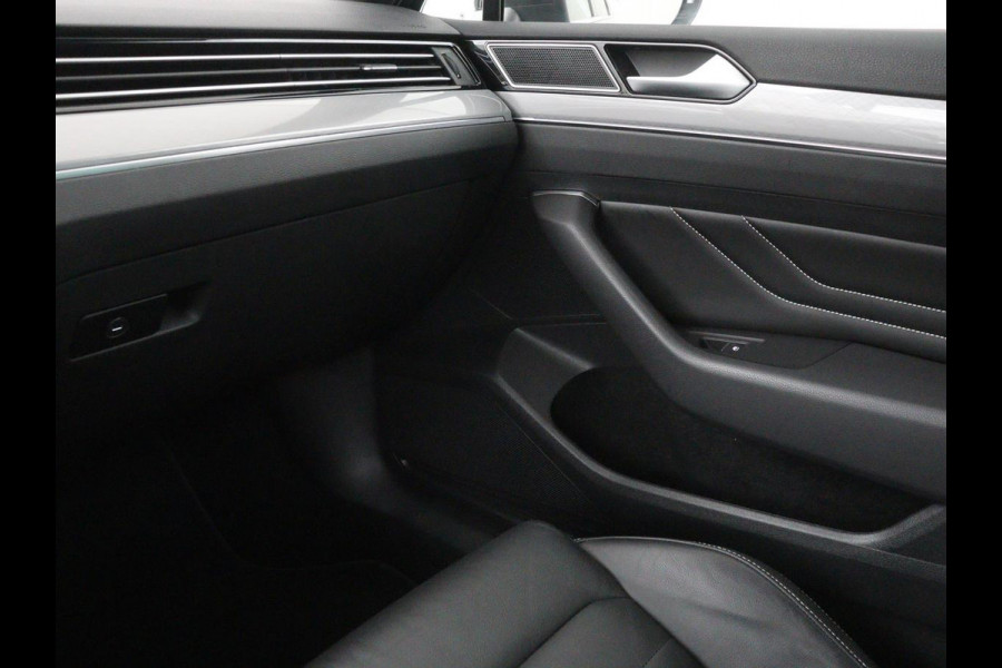 Volkswagen Passat 1.4 TSI PHEV GTE | Leder | Stoelverwarming | 360 camera | Matrix LED | Trekhaak | Carplay | Massage | Navigatie | Adaptive cruise | Achterbankverwarming