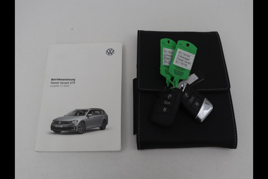 Volkswagen Passat 1.4 TSI PHEV GTE | Leder | Stoelverwarming | 360 camera | Matrix LED | Trekhaak | Carplay | Massage | Navigatie | Adaptive cruise | Achterbankverwarming