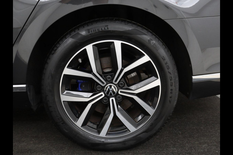 Volkswagen Passat 1.4 TSI PHEV GTE | Leder | Stoelverwarming | 360 camera | Matrix LED | Trekhaak | Carplay | Massage | Navigatie | Adaptive cruise | Achterbankverwarming