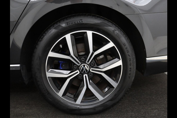 Volkswagen Passat 1.4 TSI PHEV GTE | Leder | Stoelverwarming | 360 camera | Matrix LED | Trekhaak | Carplay | Massage | Navigatie | Adaptive cruise | Achterbankverwarming