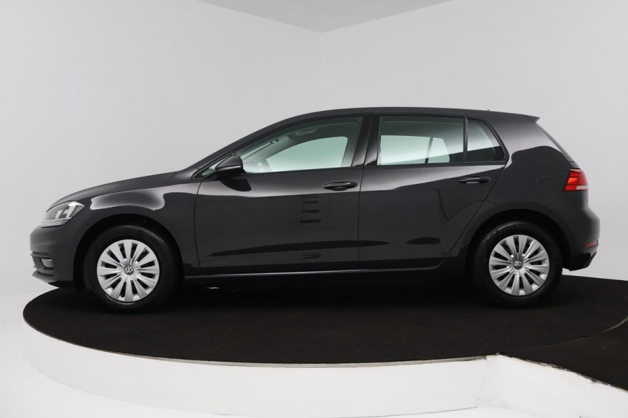 Volkswagen Golf 1.0 TSI Comfortline (PARKEERSENSOREN, CRUISE CONTROL, NAVIGATIE, CARPLAY, NL-AUTO)