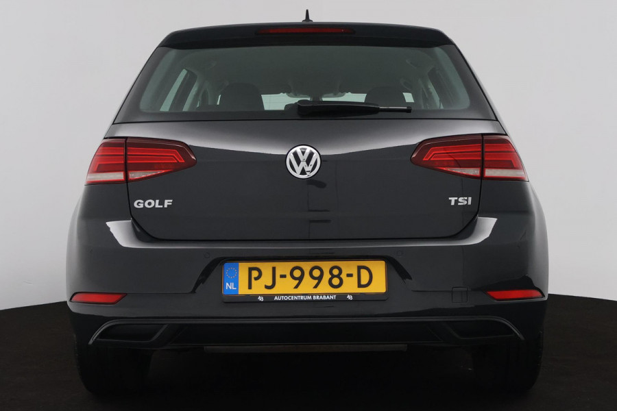 Volkswagen Golf 1.0 TSI Comfortline (PARKEERSENSOREN, CRUISE CONTROL, NAVIGATIE, CARPLAY, NL-AUTO)