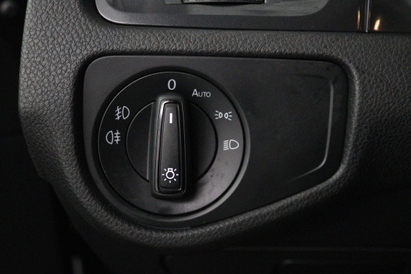 Volkswagen Golf 1.0 TSI Comfortline (PARKEERSENSOREN, CRUISE CONTROL, NAVIGATIE, CARPLAY, NL-AUTO)