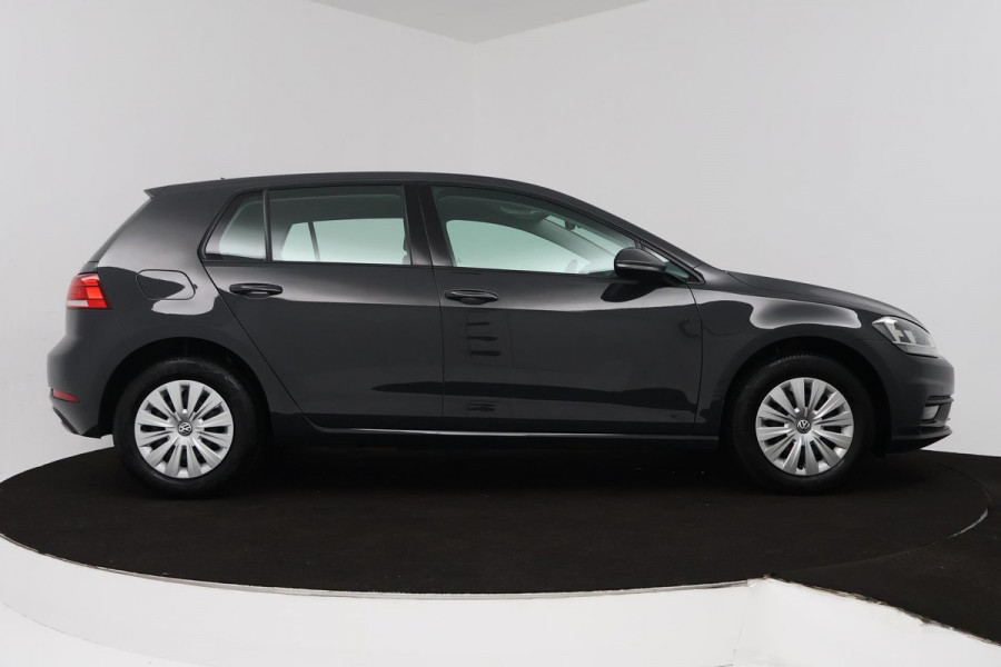Volkswagen Golf 1.0 TSI Comfortline (PARKEERSENSOREN, CRUISE CONTROL, NAVIGATIE, CARPLAY, NL-AUTO)