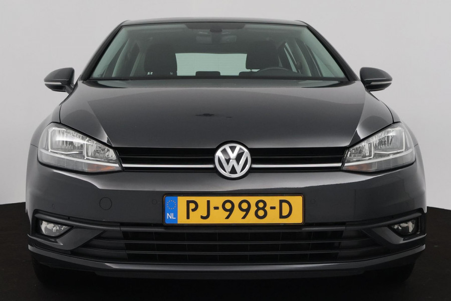 Volkswagen Golf 1.0 TSI Comfortline (PARKEERSENSOREN, CRUISE CONTROL, NAVIGATIE, CARPLAY, NL-AUTO)