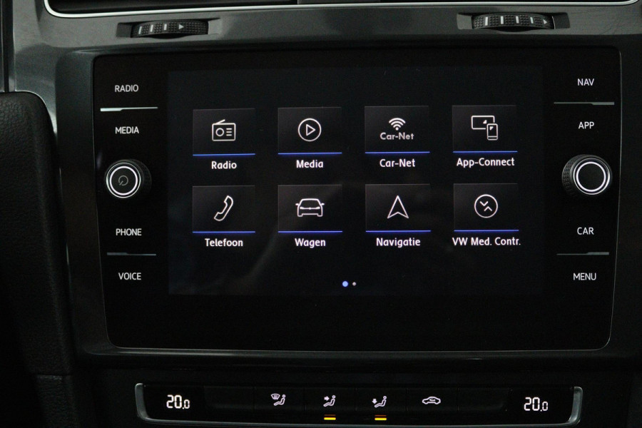 Volkswagen Golf 1.0 TSI Comfortline (PARKEERSENSOREN, CRUISE CONTROL, NAVIGATIE, CARPLAY, NL-AUTO)
