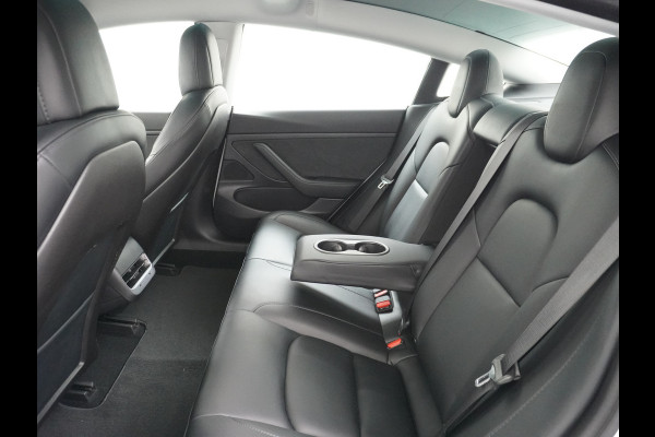 Tesla Model 3 RWD SR+ 60kWh 325PK FSD 3-Computer 18" AutoPilot Leder PanoDak Adaptive-Cruise Lmv Camera's Elektr.-Stuur+Stoelen+Spiegels+Geheu Navi LED Comfortstoelen ACC DAB Voorverwarmen interieur via App Keyless via Telefoonsleutel One-Pedal-Drive Origineel Nederlandse auto tot 11kw laden thuis! 1.584kg licht! Accu Garantie tot 31-03-2028/160.000km