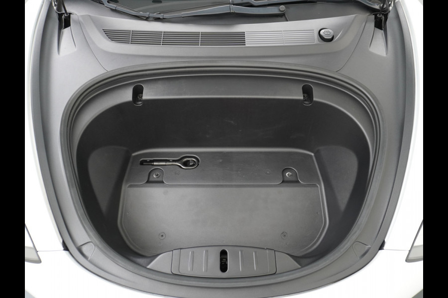 Tesla Model 3 RWD SR+ 60kWh 325PK FSD 3-Computer 18" AutoPilot Leder PanoDak Adaptive-Cruise Lmv Camera's Elektr.-Stuur+Stoelen+Spiegels+Geheu Navi LED Comfortstoelen ACC DAB Voorverwarmen interieur via App Keyless via Telefoonsleutel One-Pedal-Drive Origineel Nederlandse auto tot 11kw laden thuis! 1.584kg licht! Accu Garantie tot 31-03-2028/160.000km