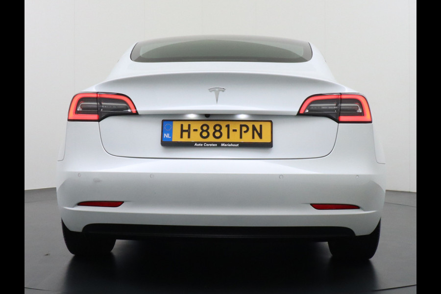 Tesla Model 3 RWD SR+ 60kWh 325PK FSD 3-Computer 18" AutoPilot Leder PanoDak Adaptive-Cruise Lmv Camera's Elektr.-Stuur+Stoelen+Spiegels+Geheu Navi LED Comfortstoelen ACC DAB Voorverwarmen interieur via App Keyless via Telefoonsleutel One-Pedal-Drive Origineel Nederlandse auto tot 11kw laden thuis! 1.584kg licht! Accu Garantie tot 31-03-2028/160.000km