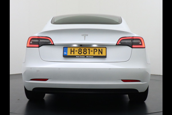 Tesla Model 3 RWD SR+ 60kWh 325PK FSD 3-Computer 18" AutoPilot Leder PanoDak Adaptive-Cruise Lmv Camera's Elektr.-Stuur+Stoelen+Spiegels+Geheu Navi LED Comfortstoelen ACC DAB Voorverwarmen interieur via App Keyless via Telefoonsleutel One-Pedal-Drive Origineel Nederlandse auto tot 11kw laden thuis! 1.584kg licht! Accu Garantie tot 31-03-2028/160.000km