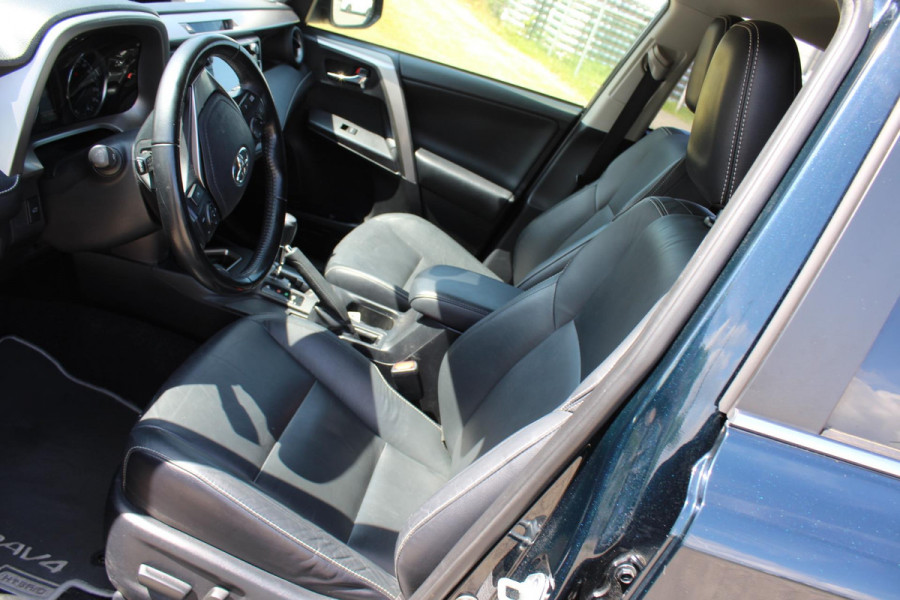 Toyota RAV4 2.5 Hybrid Executive LEDER RONDOM CAMERA NAVI MULTIMEDIA SENSOREN