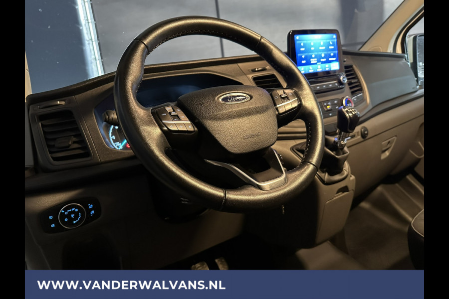 Ford Transit Custom 2.0 TDCI L2H1 Euro6 Airco | Navigatie | Camera | Stoelverwarming | 2800kg trekvermogen cruisecontrol, parkeersensoren, LED, bijrijdersbank, verwarmde voorruit