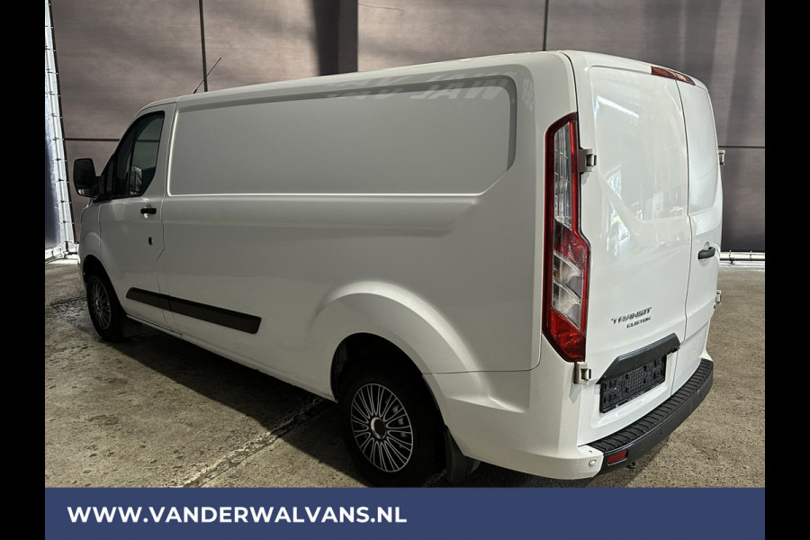 Ford Transit Custom 2.0 TDCI L2H1 Euro6 Airco | Navigatie | Camera | Stoelverwarming | 2800kg trekvermogen cruisecontrol, parkeersensoren, LED, bijrijdersbank, verwarmde voorruit