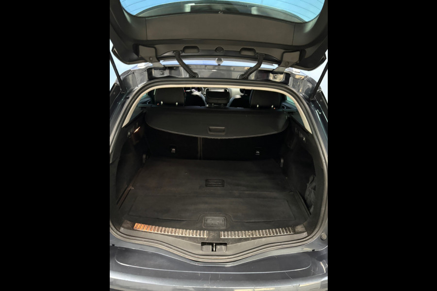 Renault MEGANE Estate 1.3 TCe Bose Automaat | Navi | Clima | Cruise | PDC | Open dak | Trekhaak