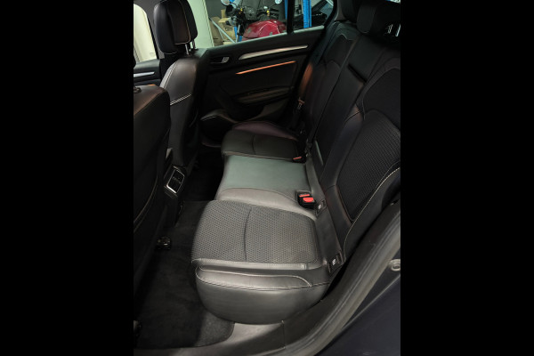 Renault MEGANE Estate 1.3 TCe Bose Automaat | Navi | Clima | Cruise | PDC | Open dak | Trekhaak