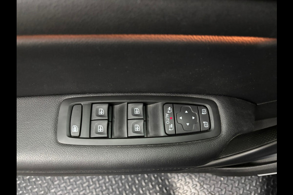 Renault MEGANE Estate 1.3 TCe Bose Automaat | Navi | Clima | Cruise | PDC | Open dak | Trekhaak