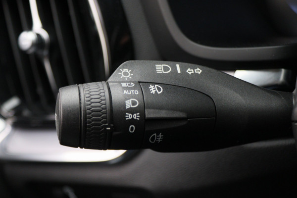 Volvo V60 2.0 T4 Momentum Pro