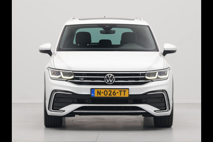 Volkswagen Tiguan 1.5 TSI 150pk DSG R-Line Business+ Panorama Navigatie Wegkl. trekhaak Camera 13