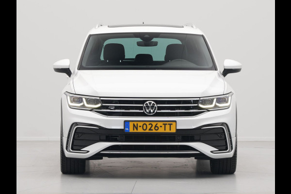 Volkswagen Tiguan 1.5 TSI 150pk DSG R-Line Business+ Panorama Navigatie Wegkl. trekhaak Camera 13