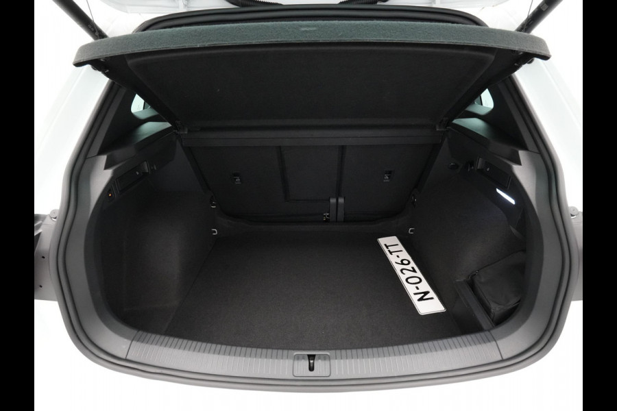 Volkswagen Tiguan 1.5 TSI 150pk DSG R-Line Business+ Panorama Navigatie Wegkl. trekhaak Camera 13