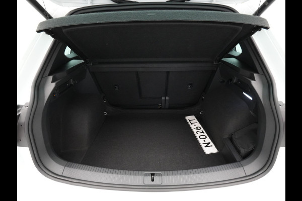 Volkswagen Tiguan 1.5 TSI 150pk DSG R-Line Business+ Panorama Navigatie Wegkl. trekhaak Camera 13