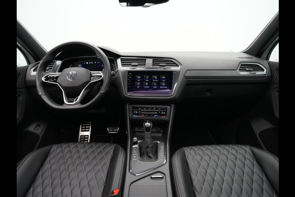 Volkswagen Tiguan 1.5 TSI 150pk DSG R-Line Business+ Panorama Navigatie Wegkl. trekhaak Camera 13