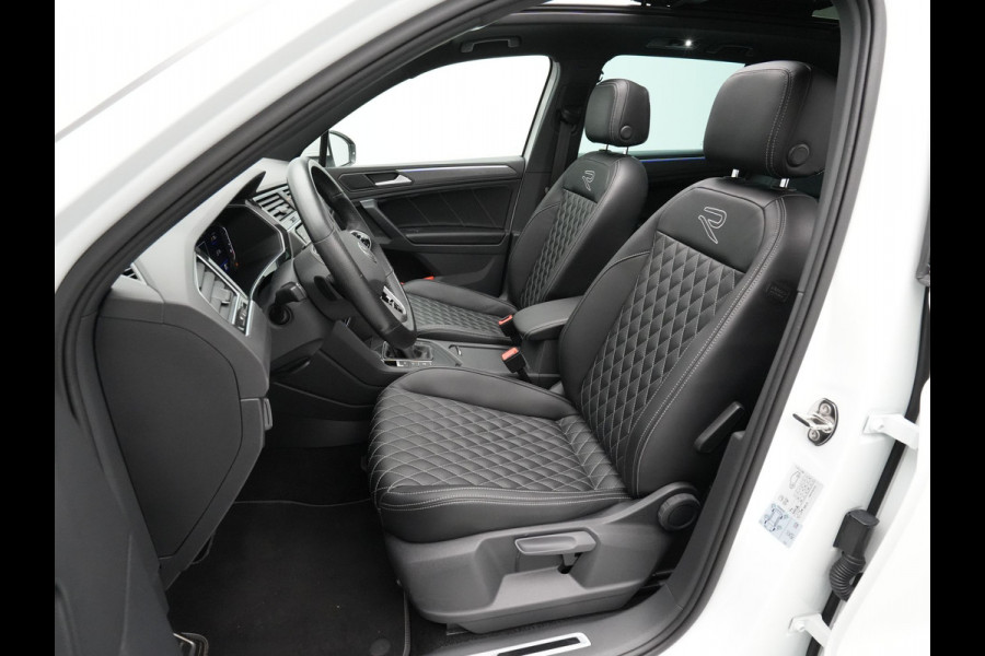 Volkswagen Tiguan 1.5 TSI 150pk DSG R-Line Business+ Panorama Navigatie Wegkl. trekhaak Camera 13