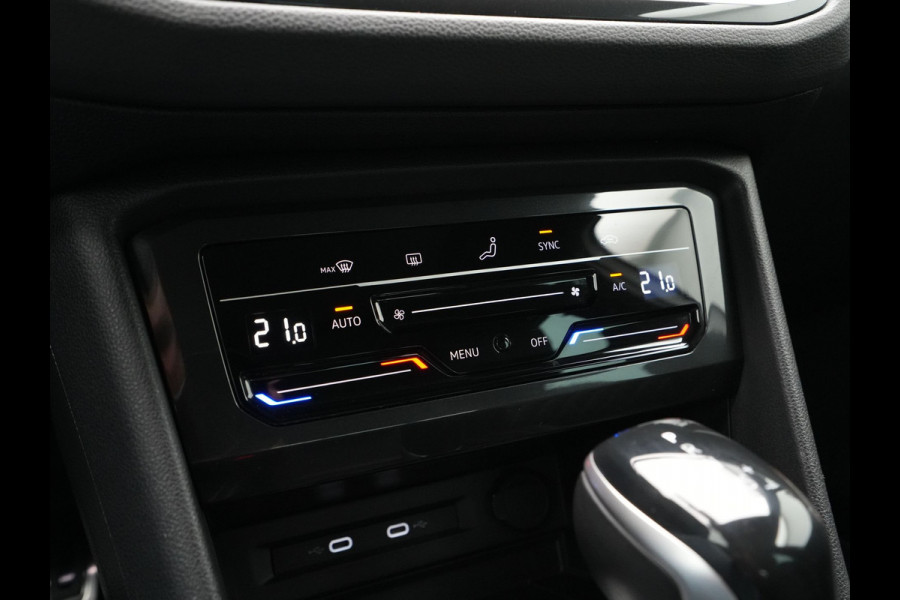 Volkswagen Tiguan 1.5 TSI 150pk DSG R-Line Business+ Panorama Navigatie Wegkl. trekhaak Camera 13
