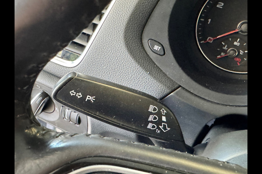 Audi Q3 1.4 TFSI CoD Sport CRUISE CONTROL AUTOMAAT AIRCO STOELVERWARMING DODEHOEKBEWAKING NAVI PARKEERSENSOREN