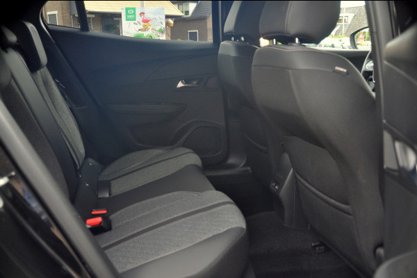 Peugeot 2008 1.2 PureTech 100 Allure | 360 Gr Camera | Navi | ACC | Zeer nette staat!
