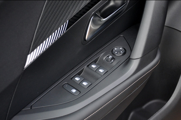 Peugeot 2008 1.2 PureTech 100 Allure | 360 Gr Camera | Navi | ACC | Zeer nette staat!