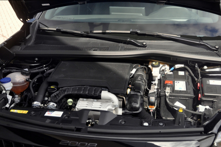 Peugeot 2008 1.2 PureTech 100 Allure | 360 Gr Camera | Navi | ACC | Zeer nette staat!