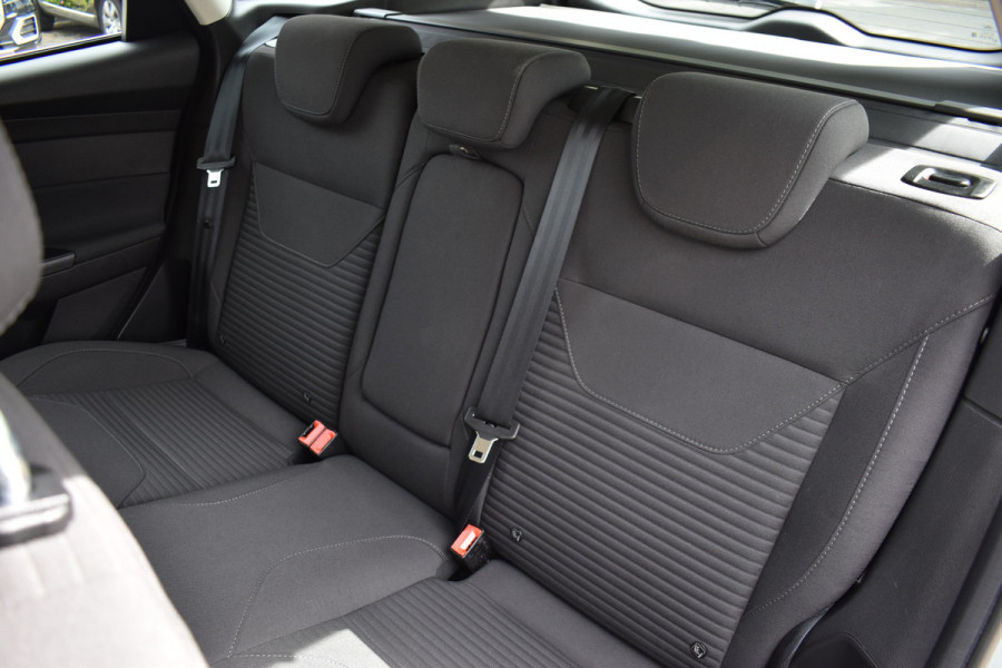 Ford Focus Wagon 1.5 150pk Titanium / Carplay / Navigatie / Keyless / PDC v+a / Trekhaak