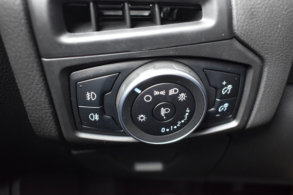Ford Focus Wagon 1.5 150pk Titanium / Carplay / Navigatie / Keyless / PDC v+a / Trekhaak