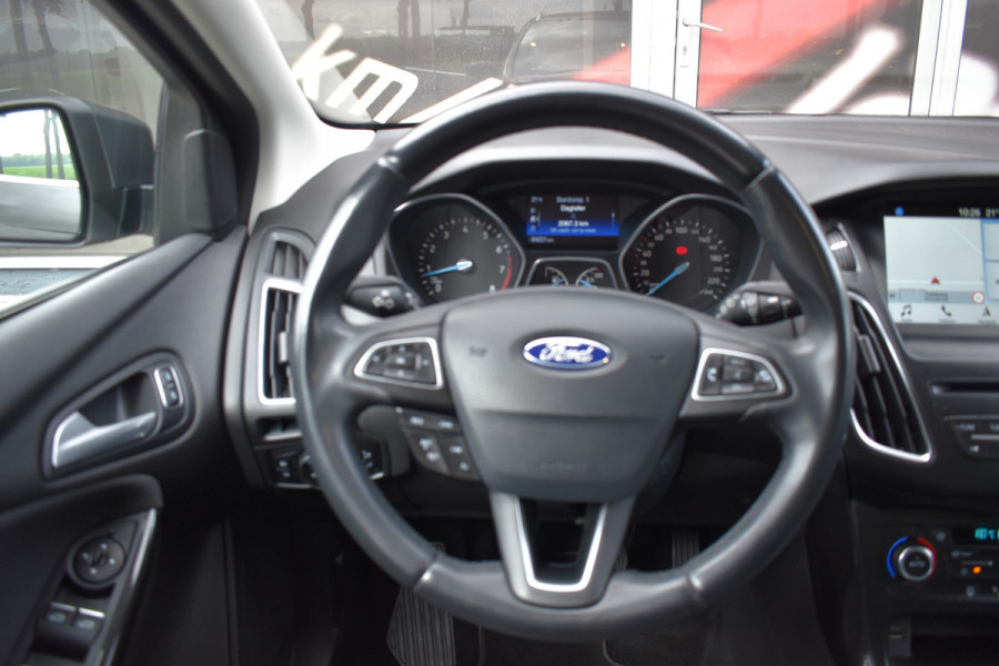 Ford Focus Wagon 1.5 150pk Titanium / Carplay / Navigatie / Keyless / PDC v+a / Trekhaak
