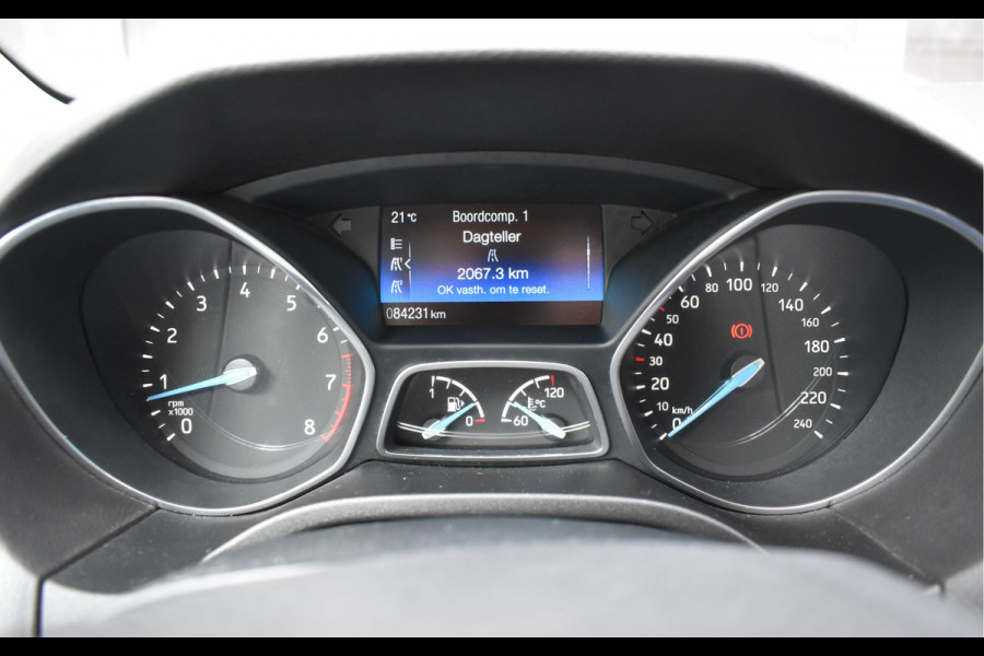 Ford Focus Wagon 1.5 150pk Titanium / Carplay / Navigatie / Keyless / PDC v+a / Trekhaak