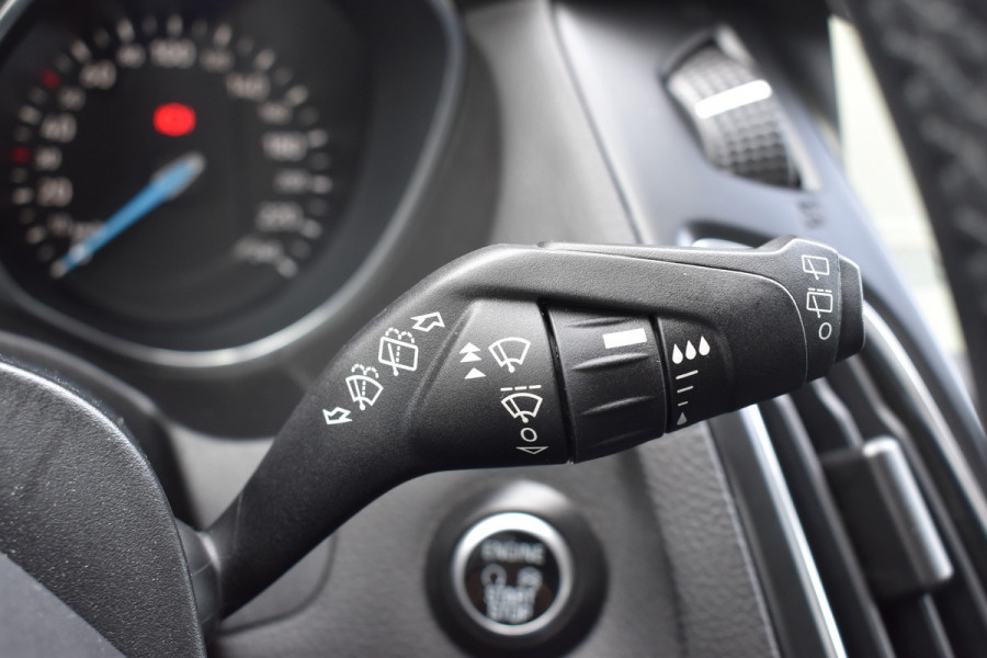 Ford Focus Wagon 1.5 150pk Titanium / Carplay / Navigatie / Keyless / PDC v+a / Trekhaak
