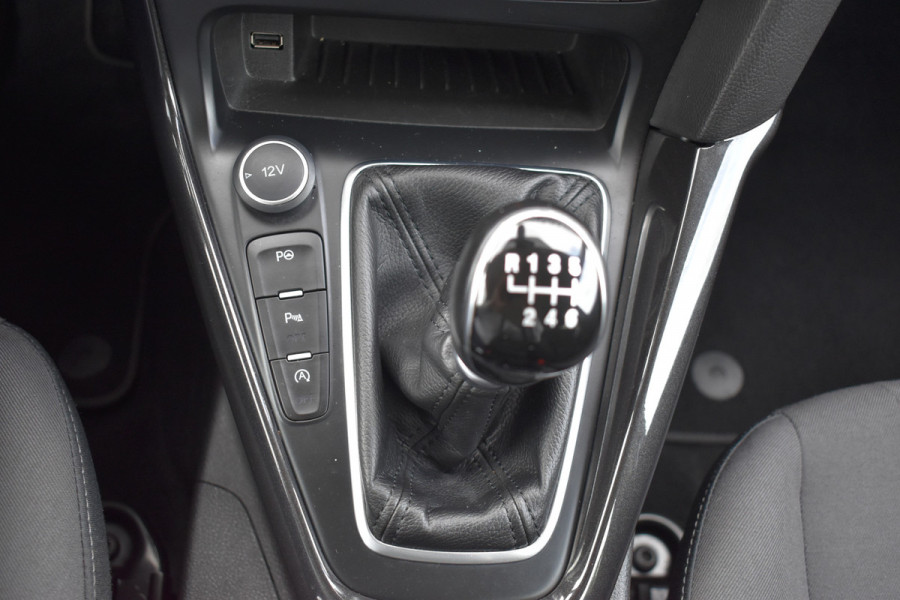 Ford Focus Wagon 1.5 150pk Titanium / Carplay / Navigatie / Keyless / PDC v+a / Trekhaak