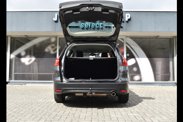 Ford Focus Wagon 1.5 150pk Titanium / Carplay / Navigatie / Keyless / PDC v+a / Trekhaak