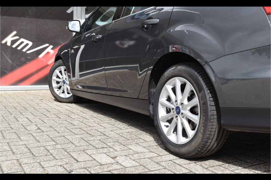 Ford Focus Wagon 1.5 150pk Titanium / Carplay / Navigatie / Keyless / PDC v+a / Trekhaak
