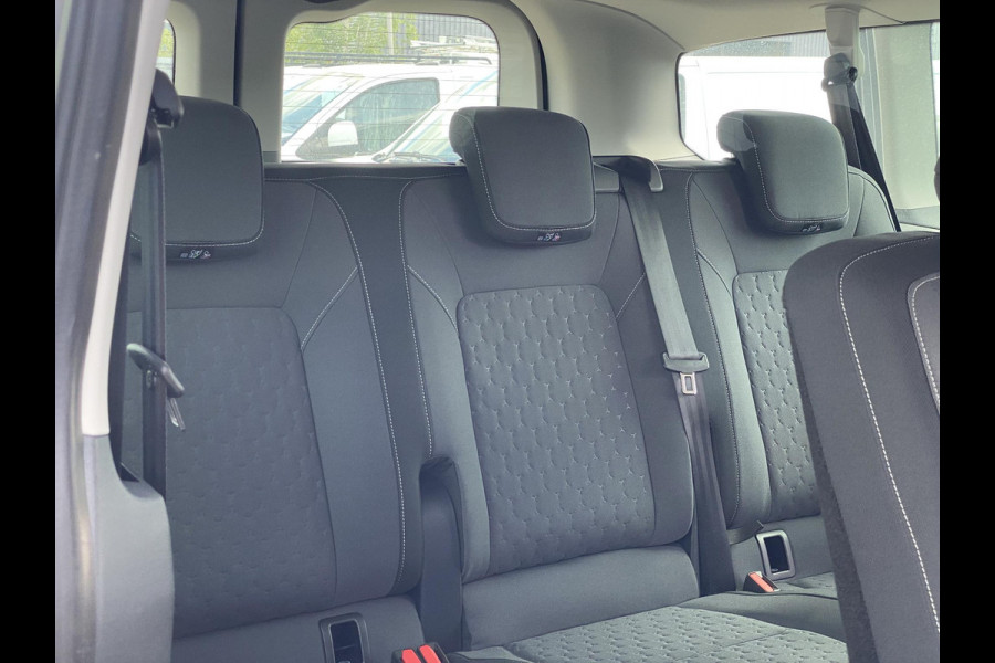 Ford Transit Custom 340 2.5 PHEV L2H1 Limited 233pk | Kombi | Incl. BTW/BPM | Dubbele zijschuifdeur | Privacy Glass | Inklapbare trekhaak | 17 inch lichtmetalen velgen | Driver Assistance Pack Premium | Verwarmbaar stuurwiel